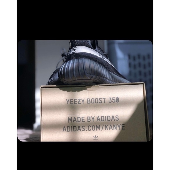 Adidas Yeezy Boost 350 V2 - OREO - Picture 3 of 6